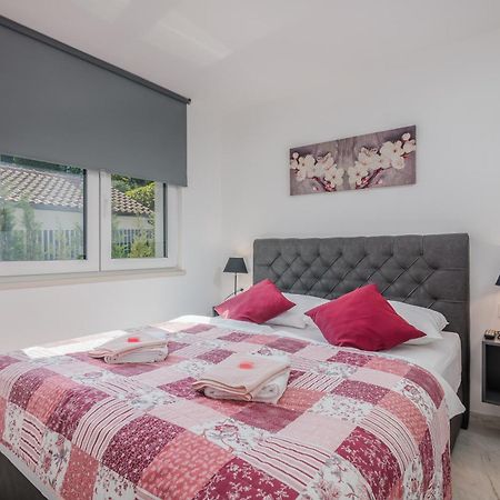 Apartments Elle Luxury Vantacici Malinska Bagian luar foto