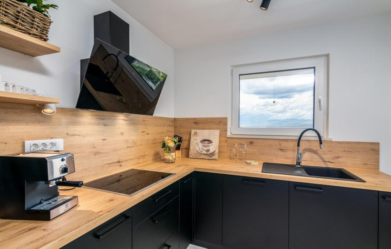 Apartments Elle Luxury Vantacici Malinska Bagian luar foto