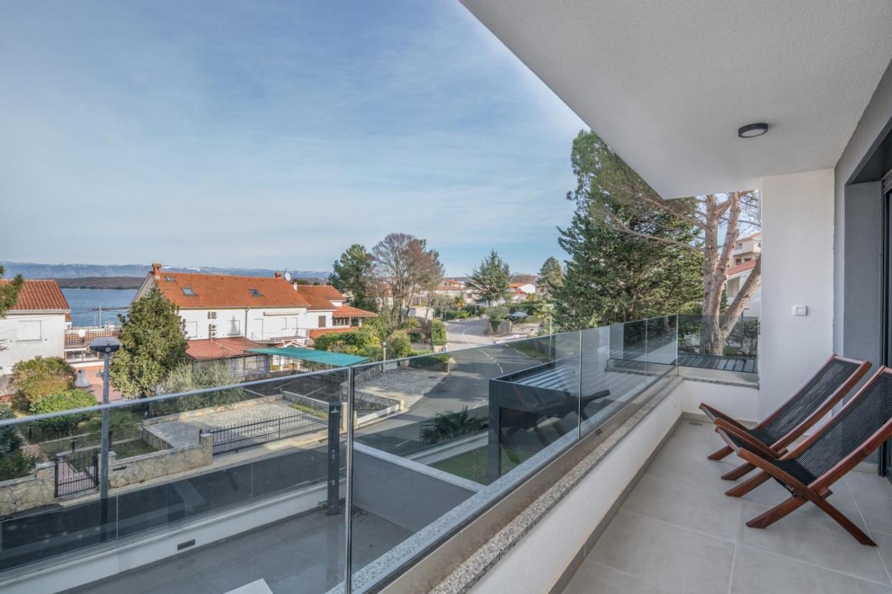Apartments Elle Luxury Vantacici Malinska Bagian luar foto