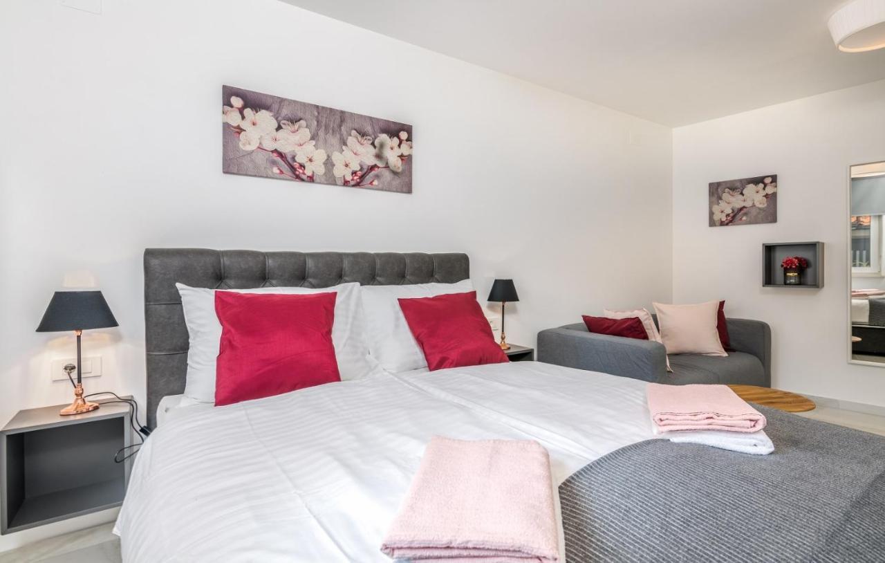 Apartments Elle Luxury Vantacici Malinska Bagian luar foto