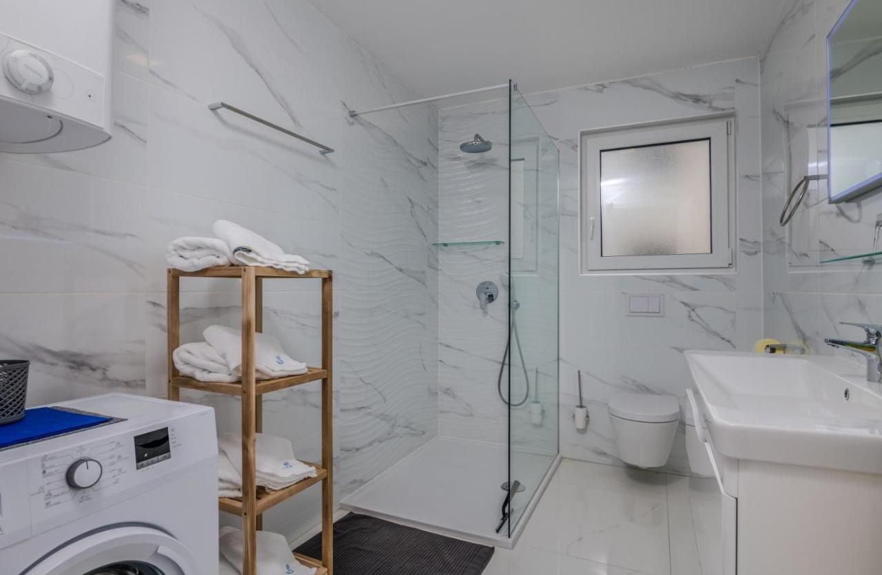 Apartments Elle Luxury Vantacici Malinska Bagian luar foto