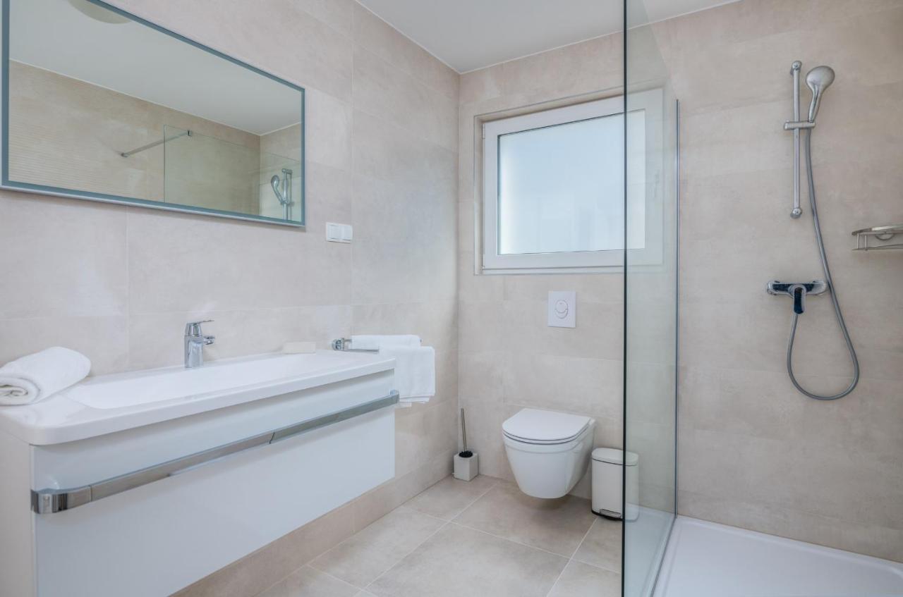 Apartments Elle Luxury Vantacici Malinska Bagian luar foto