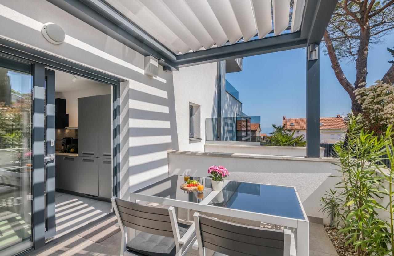 Apartments Elle Luxury Vantacici Malinska Bagian luar foto