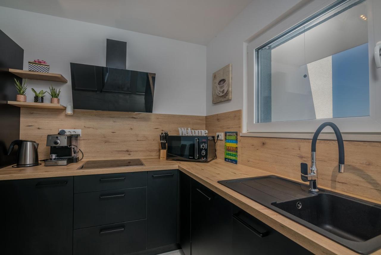 Apartments Elle Luxury Vantacici Malinska Bagian luar foto
